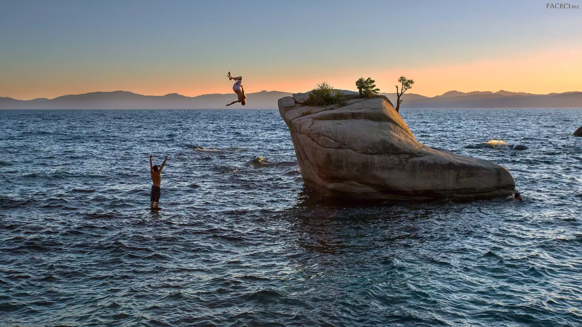 Skała, Zabawa, Morze, Ludzie